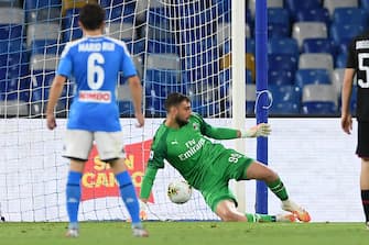 NAPLES, ITALY - JULY 12: Gianluigi Donnarumma of AC Milan fault on Dries Mertens' goal during the Serie A match between SSC Napoli and  AC Milan at Stadio San Paolo on July 12, 2020 in Naples, Italy. (Photo by Francesco Pecoraro/Getty Images)