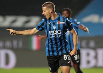 BERGAMO, ITALY - JULY 14:  Mario Pasalic of Atalanta BC celebrates after scoring the opening goal during the Serie A match between Atalanta BC and Brescia Calcio at Gewiss Stadium on July 14, 2020 in Bergamo, Italy.  (Photo by Emilio Andreoli/Getty Images)