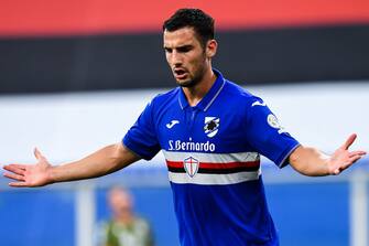 GENOA, ITALY - JULY 15: Federico Bonazzoli of Sampdoria celebrates after scoring the third goal of his team during the Serie A match between UC Sampdoria and  Cagliari Calcio at Stadio Luigi Ferraris on July 15, 2020 in Genoa, Italy. (Photo by Paolo Rattini/Getty Images)