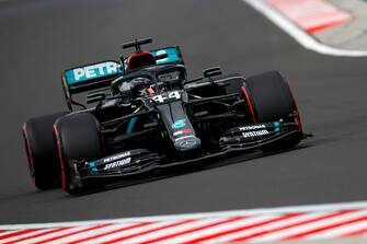 Mercedes' British driver Lewis Hamilton steers his car during the qualifying session for the Formula One Hungarian Grand Prix at the Hungaroring circuit in Mogyorod near Budapest, Hungary, on July 18, 2020. (Photo by Leonhard Foeger / POOL / AFP) (Photo by LEONHARD FOEGER/POOL/AFP via Getty Images)