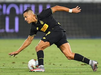 1256557127 FERRARA, ITALY - JULY 16: Alexis Sanchez of FC Internazionale in action during the Serie A match between SPAL and FC Internazionale at Stadio Paolo Mazza on July 16, 2020 in Ferrara, Italy. (Photo by Alessandro Sabattini/Getty Images)