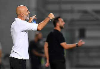 REGGIO NELL'EMILIA, ITALY - JULY 21: Stefano Pioli head coach of AC Milan gestures during the Serie A match between US Sassuolo and AC Milan at Mapei Stadium - CittÃ  del Tricolore on July 21, 2020 in Reggio nell'Emilia, Italy. (Photo by Alessandro Sabattini/Getty Images)