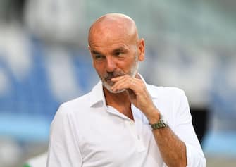 REGGIO NELL'EMILIA, ITALY - JULY 21: Stefano Pioli head coach of AC Milan looks on during the Serie A match between US Sassuolo and AC Milan at Mapei Stadium - CittÃ  del Tricolore on July 21, 2020 in Reggio nell'Emilia, Italy. (Photo by Alessandro Sabattini/Getty Images)