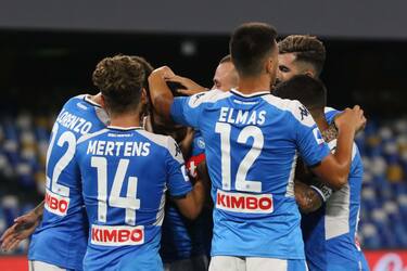 Napoli's midfielder Allan jubilates with his teammate after scoring the goal  2-0 during italian Serie A soccer match between  SSc Napoli and US Sassuolo Calcio at the San Paolo stadium in Naples,  25 July 2020.
ANSA / CESARE ABBATE
