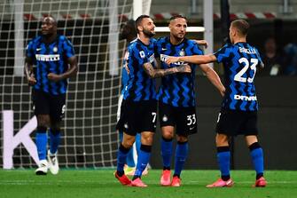 Inter Milan's Italian defender Danilo D'Ambrosio (2ndR) celebrates with teammates after scoring during the Italian Serie A football match Inter Milan vs Napoli played behind closed doors at the San Siro Stadium in Milan, on July 28, 2020. (Photo by MARCO BERTORELLO / AFP) (Photo by MARCO BERTORELLO/AFP via Getty Images)