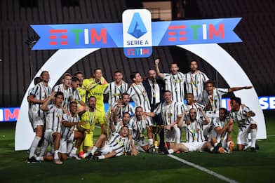 Serie A, la premiazione della Juventus campione d'Italia