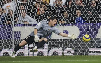 MADRID, SPAIN - NOVEMBER 19: Real Madrid goalkeeper Iker Casillas fails to save a goal by  Barcelona during a Primera Liga match between Real Madrid and F.C. Barcelona at the Bernabeu on November 19, 2005 in Madrid, Spain.  (Photo by Denis Doyle/Getty Images)