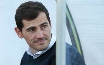 ALBUFEIRA, PORTUGAL - JULY 16: Iker Casillas of FC Porto before the start of the Pre-Season Friendly match between FC Porto and Fulham FC at Estadio Municipal de Albufeira on July 16, 2019 in Albufeira, Portugal.  (Photo by Gualter Fatia/Getty Images)