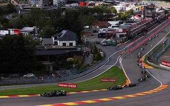 SPA, BELGIUM - AUGUST 30: Lewis Hamilton of Great Britain driving the (44) Mercedes AMG Petronas F1 Team Mercedes W11 leads the field at the start of the race during the F1 Grand Prix of Belgium at Circuit de Spa-Francorchamps on August 30, 2020 in Spa, Belgium. (Photo by Lars Baron/Getty Images)