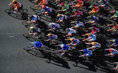Cyclists compete during the women's elite road race of the UCI Cycling Road World Championships in Bergen, on September 23, 2017. / AFP PHOTO / Jonathan NACKSTRAND        (Photo credit should read JONATHAN NACKSTRAND/AFP via Getty Images)