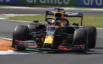 epa08648269 Dutch Formula One driver Max Verstappen of Aston Martin Red Bull Racing in action during the third practice session of the Formula One Grand Prix of Italy at the Monza race track, Monza, Italy 05 September 2020. The 2020 Formula One Grand Prix of Italy will take place on 06 September 2020.  EPA/LUCA BRUNO / POOL