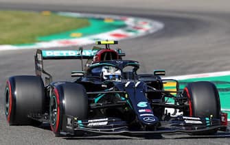 Mercedes' Finnish driver Valtteri Bottas competes during the qualifying session at the Autodromo Nazionale circuit in Monza on September 5, 2020 ahead of the Italian Formula One Grand Prix. (Photo by Mark Thompson / POOL / AFP) (Photo by MARK THOMPSON/POOL/AFP via Getty Images)