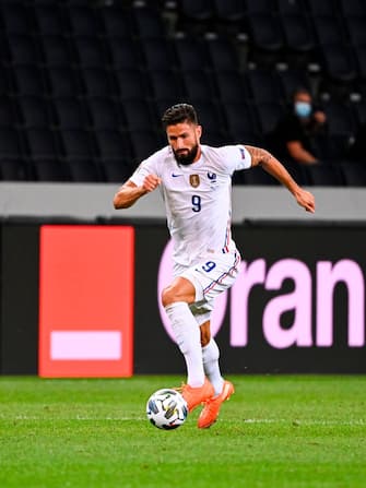 1228367772 France's forward Olivier Giroud controls the ball during the UEFA Nations League football match between Sweden and France on September 5, 2020 at the Friends Arena in Solna, near Stockholm. (Photo by Jonathan NACKSTRAND / AFP) (Photo by JONATHAN NACKSTRAND/AFP via Getty Images)