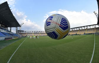 FROSINONE, ITALY - SEPTEMBER 12:  New Nike's Aerowsculpt official ball for the Serie A 2020-21 during the Pre-Season friendly match between Frosinone Calcio and SS Lazio at Stadio Benito Stirpe on September 12, 2020 in Frosinone, Italy.  (Photo by Giuseppe Bellini/Getty Images)