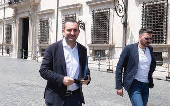 Il ministro dello Sport, Vincenzo Spadafora, lascia palazzo Chigi. Roma, 7 agosto 2020. ANSA/CLAUDIO PERI - RICCARDO ANTIMIANI