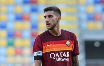 FROSINONE, ITALY - SEPTEMBER 09: Lorenzo Pellegrini of AS Roma gestures during the Pre-Season friendly match between Frosinone Calcio and AS Roma at Stadio Benito Stirpe on September 09, 2020 in Frosinone, Italy. (Photo by Silvia Lore/Getty Images)