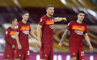 ROM, ITALY - SEPTEMBER 27: (BILD ZEITUNG OUT) Edin Dzeko of AS Roma gestures during the Serie A match between AS Roma and Juventus at Olimpico on September 27, 2020 in Rom, Italy. (Photo by Matteo Ciambelli/DeFodi Images via Getty Images)