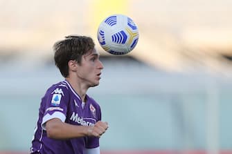 FLORENCE, ITALY - SEPTEMBER 19: Federico Chiesa of ACF Fiorentina in action during the Serie A match between ACF Fiorentina and Torino FC at Stadio Artemio Franchi on September 19, 2020 in Florence, Italy.  (Photo by Gabriele Maltinti/Getty Images)