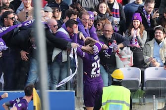 FLORENCE, ITALY - FEBRUARY 08: Federico Chiesa of ACF Fiorentina celebrates after scoring a goal during the Serie A match between ACF Fiorentina and  Atalanta BC at Stadio Artemio Franchi on February 8, 2020 in Florence, Italy.  (Photo by Gabriele Maltinti/Getty Images)