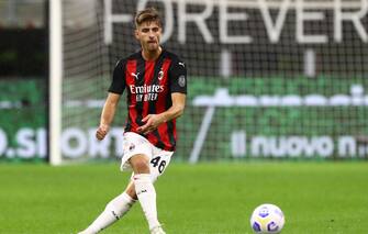 MILAN, ITALY - OCTOBER 04:  Matteo Gabbia of AC Milan in action during the Serie A match between AC Milan and Spezia Calcio at Stadio Giuseppe Meazza on October 4, 2020 in Milan, Italy.  (Photo by Marco Luzzani/Getty Images)