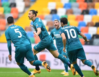 (201102) -- UDINE, Nov. 2, 2020 (Xinhua) -- AC Milan's Zlatan Ibrahimovic (2nd L) celebrates his goal with his teammates during a Serie A football match between Udinese and AC Milan in Udine, Italy, Nov. 1, 2020. (Photo by Alberto Lingria/Xinhua) - Alberto Lingria -//CHINENOUVELLE_11688/2011020942/Credit:CHINE NOUVELLE/SIPA/2011020946 (Udine - 2020-11-01, CHINE NOUVELLE/SIPA / IPA) p.s. la foto e' utilizzabile nel rispetto del contesto in cui e' stata scattata, e senza intento diffamatorio del decoro delle persone rappresentate