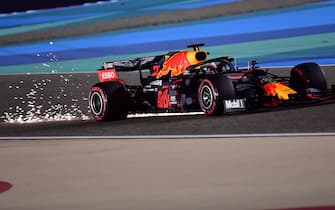 epa08848803 Dutch Formula One driver Max Verstappen of Aston Martin Red Bull Racing in action during the qualifying session of the F1 Grand Prix of Bahrain at Bahrain International Circuit near Manama, Bahrain, 28 November 2020. The Formula One Grand Prix of Bahrain will take place on 29 November 2020.  EPA/Giuseppe Cacace / Pool