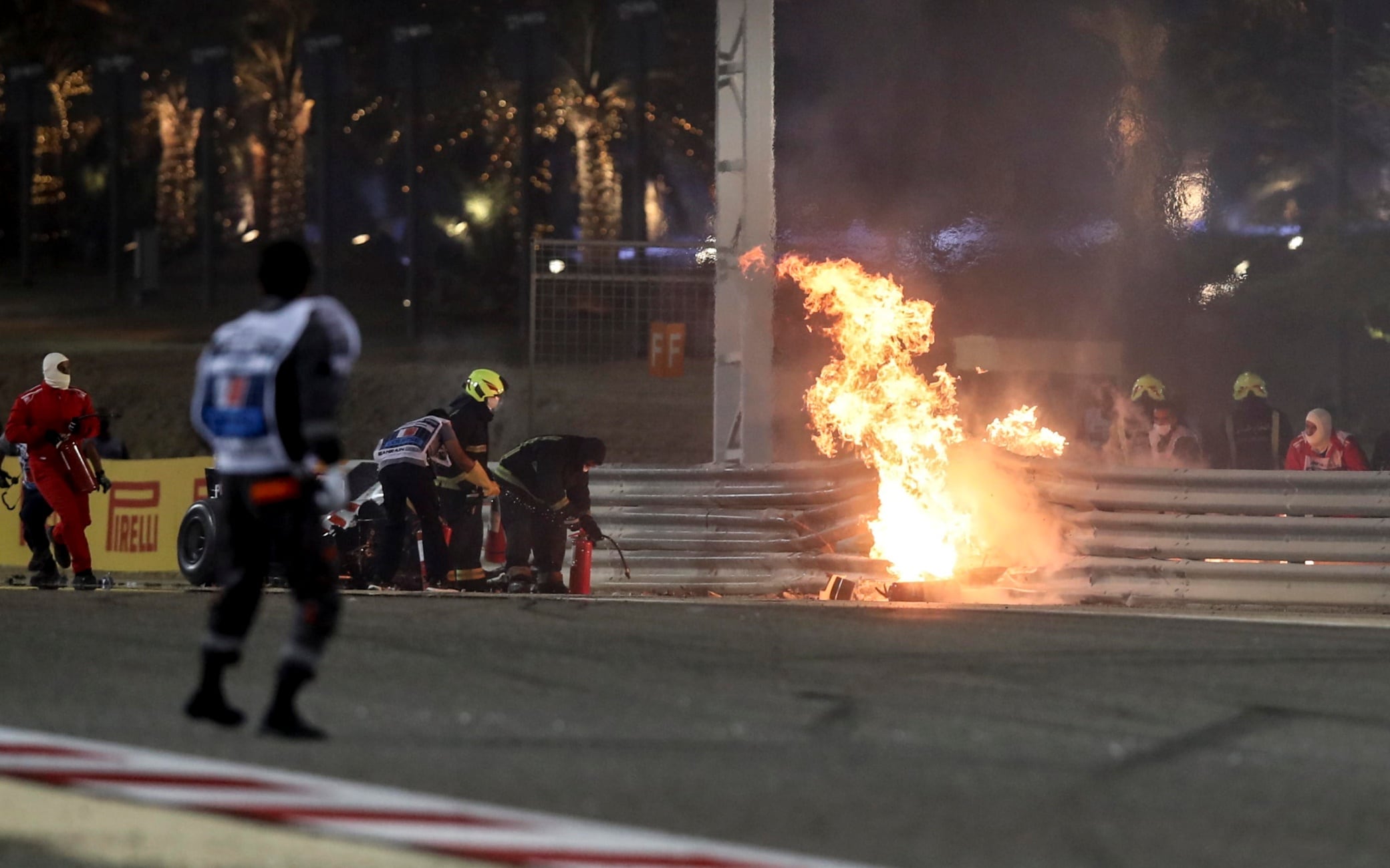La vettura di Grosjean spezzata in due incidente grosjean video