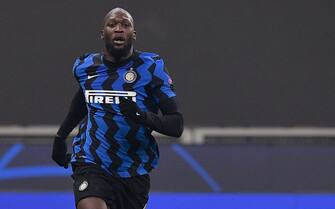 MILAN, ITALY - NOVEMBER 25: Romelu Lukaku of Internazionale  during the UEFA Champions League  match between Internazionale v Real Madrid at the San Siro on November 25, 2020 in Milan Italy (Photo by Mattia Ozbot/Soccrates/Getty Images)