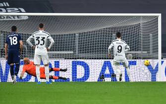 TURIN, ITALY - MARCH 06: Alvaro Morata of Juventus kicks the penalty and scores his 3-1 goal during the Serie A match between Juventus  and SS Lazio at Allianz Stadium on March 06, 2021 in Turin, Italy. (Photo by Giorgio Perottino/Getty Images )