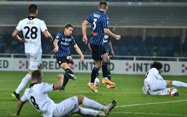 Atalanta's Mario Pasalic scores the goal 1-0 during the Italian Serie A soccer match Atalanta BC vs Spezia Calcio at the Gewiss Stadium in Bergamo, Italy, 12 March 2021.
ANSA/PAOLO MAGNI