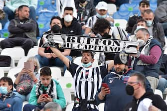 Juventus supporters during the Italian TIMVISION CUP FINAL match between Atalanta BC and Juventus at Mapei Stadium - Citta' del Tricolore in Reggio nell'Emilia, Italy, 19 May 2021.
ANSA/PAOLO MAGNI