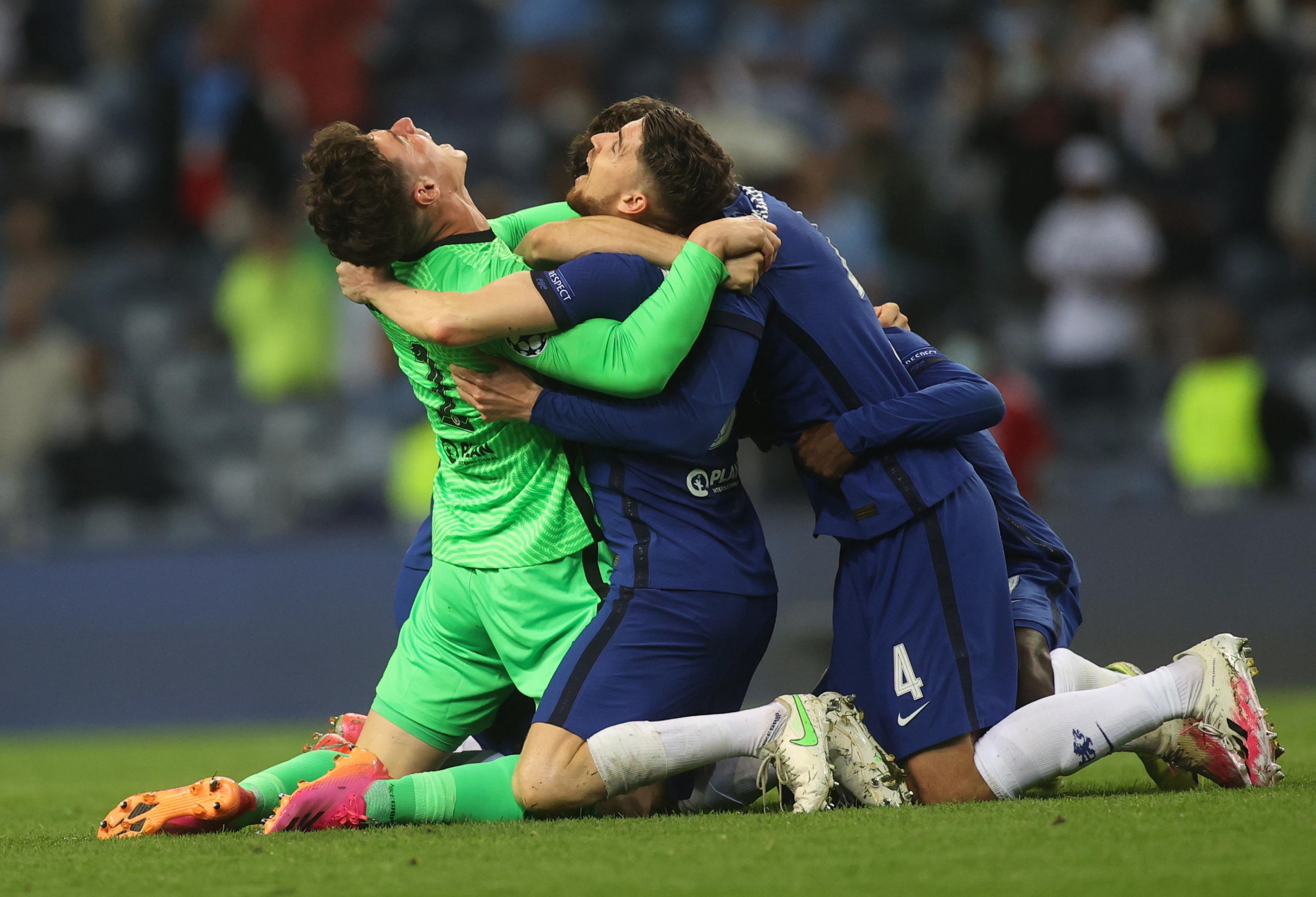 I giocatori del Chelsea festeggiano al fischio finale I giocatori del Chelsea festeggiano al fischio finale
