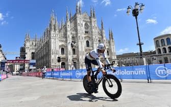 Italian rider Filippo Ganna of Ineos Grenadiers team crossing the finish line during the 21th stage of the 2021 Giro d'Italia cycling race an individual time trial over 30,3km from Senago to Milano, Italy, 30 May 2021.
ANSA/LUCA ZENNARO