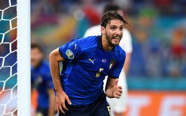 ROME, ITALY - JUNE 16: Manuel Locatelli of Italy celebrates after scoring their side's first goal during the UEFA Euro 2020 Championship Group A match between Italy and Switzerland at Olimpico Stadium on June 16, 2021 in Rome, Italy. (Photo by Claudio Villa/Getty Images)