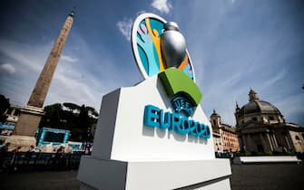 Italian supporters attend in the Football Village in Piazza del Popolo prior the inaugural match of the UEFA EURO 2020 soccer tournament Turkey vs Italy at the Olimpico stadium in Rome, Italy, 11 June 2021. ANSA/ANGELO CARCONI