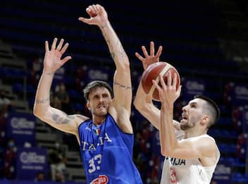 Eurobasket: impresa dell'Italia, elimina la Serbia e vola ai quarti