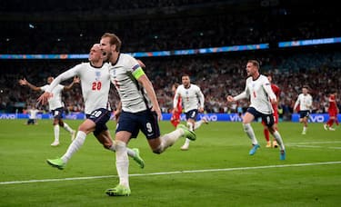 LONDON, ENGLAND - JULY 07: Harry Kane of England celebrates after scoring their side's second goal from the penaduring the UEFA Euro 2020 Championship Semi-final match between England and Denmark at Wembley Stadium on July 07, 2021 in London, England. (Photo by Laurence Griffiths/Getty Images)