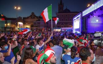 *NO WEB* NO QUOTIDIANI* Roma, Europei 2020 -  Italia vs Belgio - tifosi - Piazza del Popolo - Quarti di finale tra Belgio e Italia