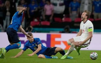 Il fallo di Barella su Kane durante la finale di Euro 2020