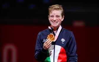 1234915815 Awarding of the gold medal to Bebe Vio, Paralympic champion in Tokyo 2020, in Tokyo, Japan, on August 28, 2021.
Beatrice ''Bebe'' Vio (ITA) wins against Jingjing Zhou of China with the score of 15-9in in thethe Gold Medal Bout of the Tokyo 2020 Paralympic tournament held in the Makuhari Messe B in Tokyo. (Photo by Mauro Ujetto/NurPhoto)