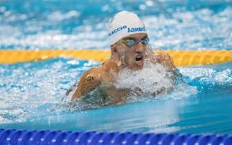epa05540041 Federico Morlacchi of Italy competing in the Men's 100m Breaststroke - SB8 Final Swimming in the Olympic Aquatics Stadium during the Rio 2016 Paralympic Games in Rio de Janeiro, Brazil, 14 September 2016.  EPA/AL TIELEMANS - OIS/IOC  HANDOUT EDITORIAL USE ONLY/NO SALES