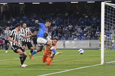 Matteo Politano of Napoli scores the 1-1 goal during the Italian Serie A soccer match Ssc Napoli vs Juventus FC  at  Diego Armando Maradona Stadium in Naples,  Italy,  11 September 2021. 
ANSA / CIRO FUSCO
