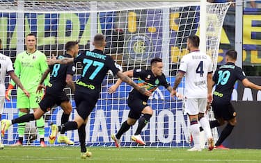 Inter Milan s Lautaro Martinez (C) jubilates with his teammates after scoring goal of 1 to 0 during the Italian serie A soccer match between FC Inter  and Bologna at Giuseppe Meazza stadium in Milan, 18 September 2021.
ANSA / MATTEO BAZZI