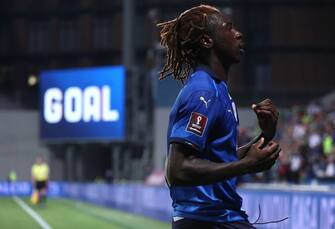 REGGIO NELL'EMILIA, ITALY - SEPTEMBER 08: Moise Kean of Italy celebrates his goal during the 2022 FIFA World Cup Qualifier match between Italy and Lithuania at Mapei Stadium - Citta' del Tricolore on September 08, 2021 in Reggio nell'Emilia, . (Photo by Marco Luzzani/Getty Images)