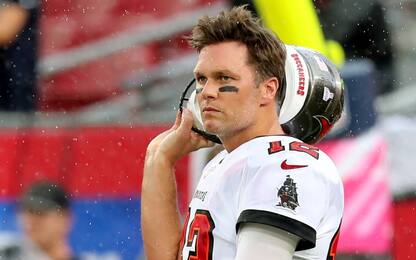 Nfl, tifoso gli restituisce il pallone e Brady gli dona dei Bitcoin
