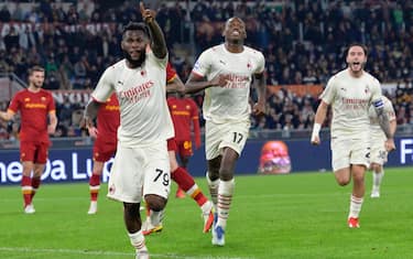 Milan's Franck Kessie (L)  jubilates after scoring the 0-2 goal during Serie A soccer match Roma - Milan at Olimpico Stadium in Rome, 31 October 2021. ANSA/CLAUDIO PERI