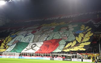 MILAN, ITALY - NOVEMBER 07: Fans display a tifo prior to the Serie A match between AC Milan and FC Internazionale at Stadio Giuseppe Meazza on November 07, 2021 in Milan, Italy. (Photo by Marco Luzzani/Getty Images)