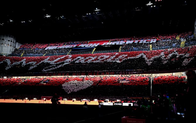 Serie A, derby Milan-Inter: la coreografia dei rossoneri per medici e  infermieri. FOTO