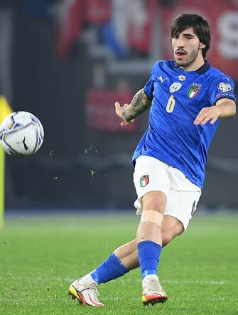 Sandro Tonali in azione durante Italia-Svizzera