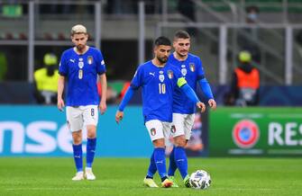 MILAN, ITALY - OCTOBER 06: Lorenzo Insigne and Marco Verratti of Italy look dejected after their side concedes a second goal scored by Ferran Torres of Spain (not pictured) during the UEFA Nations League 2021 Semi-final match between Italy and Spain at San Siro Stadium on October 06, 2021 in Milan, Italy. (Photo by Laurence Griffiths/Getty Images)